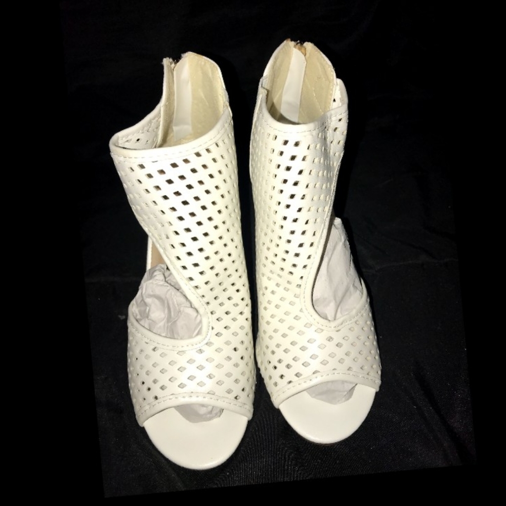 Heel boots